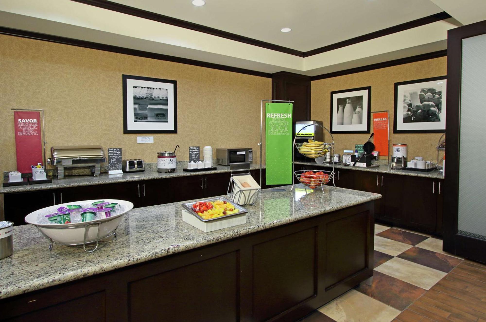 Hampton Inn & Suites Buffalo Exterior foto